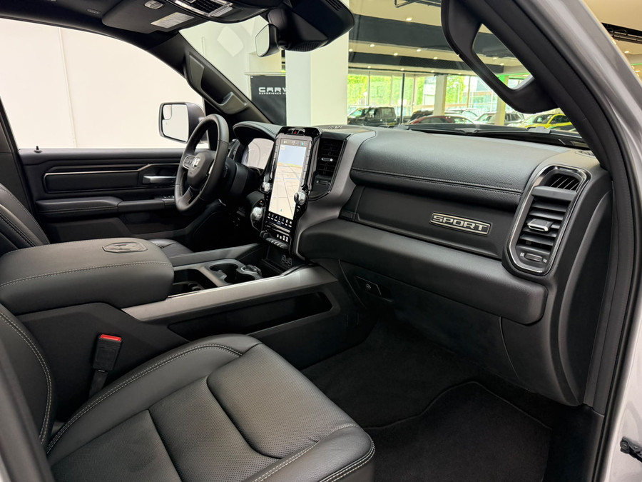 Dodge RAM Pick Up 5.7 V8 4x4 Crew Cab Sport
