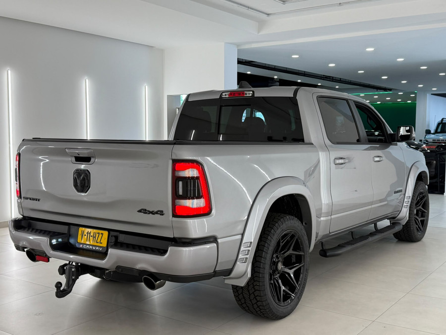 Dodge RAM Pick Up 5.7 V8 4x4 Crew Cab Sport