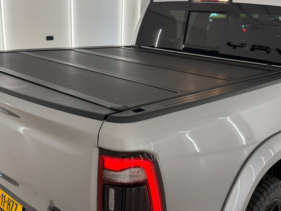 Dodge RAM Pick Up 5.7 V8 4x4 Crew Cab Sport