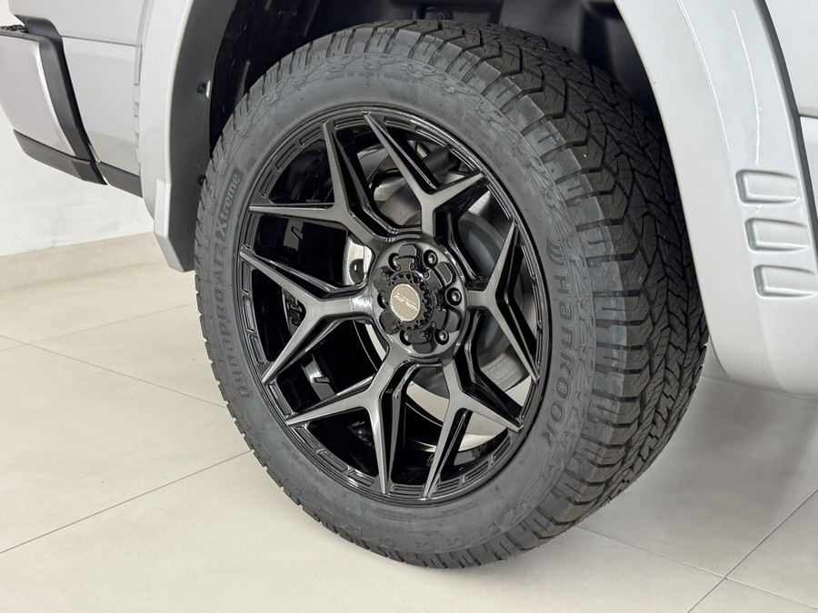 Dodge RAM Pick Up 5.7 V8 4x4 Crew Cab Sport