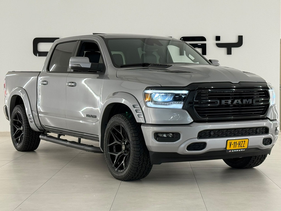 Dodge RAM Pick Up 5.7 V8 4x4 Crew Cab Sport