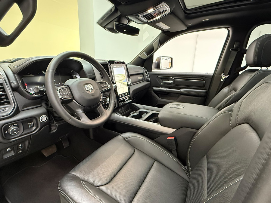 Dodge RAM Pick Up 5.7 V8 4x4 Crew Cab Sport