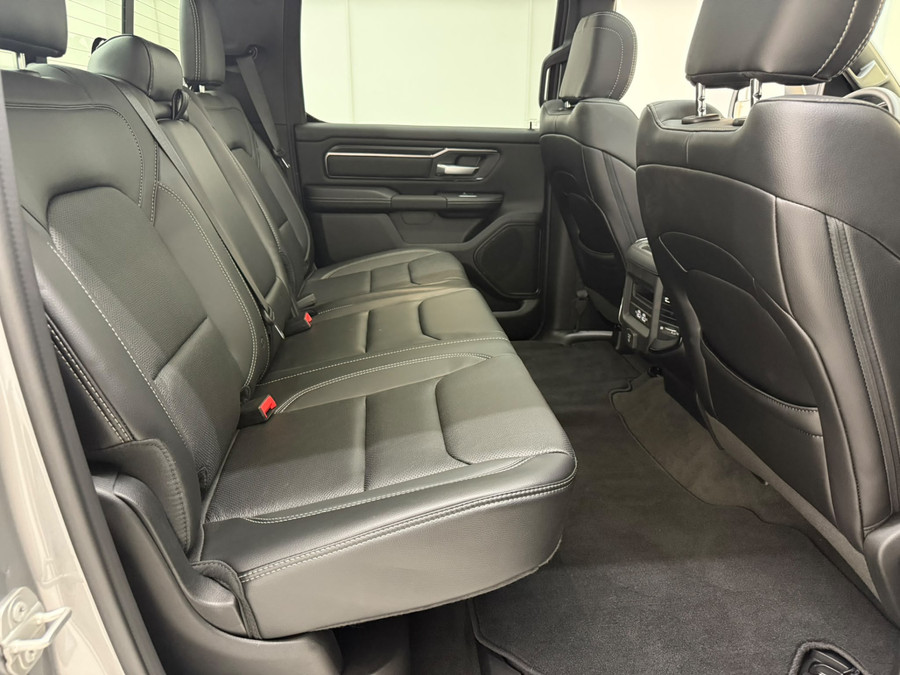 Dodge RAM Pick Up 5.7 V8 4x4 Crew Cab Sport