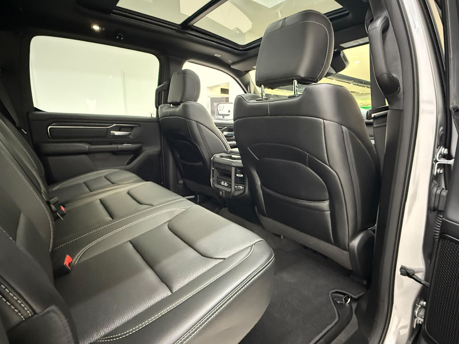 Dodge RAM Pick Up 5.7 V8 4x4 Crew Cab Sport