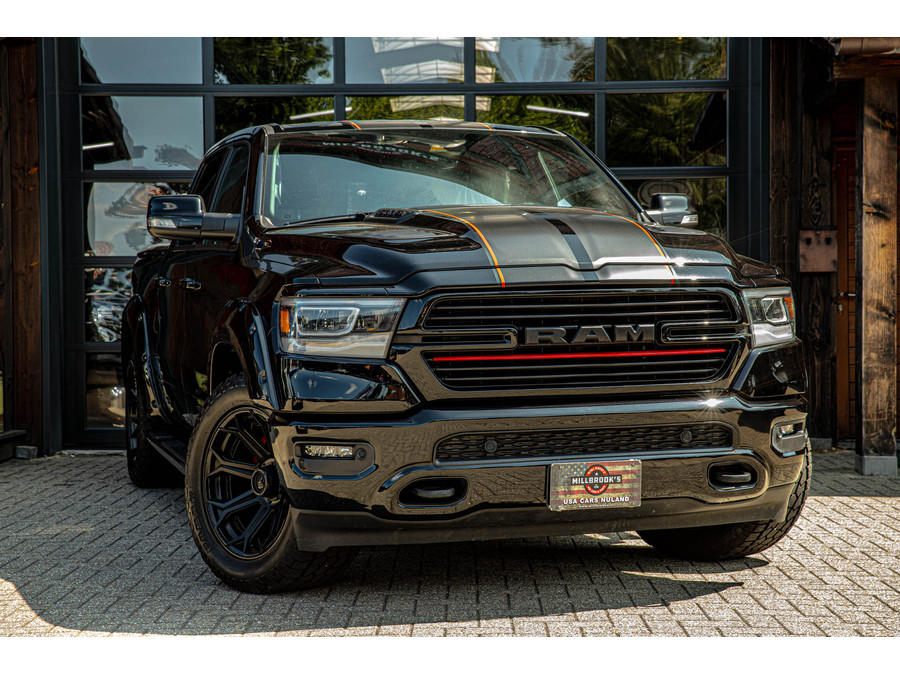 Dodge RAM 1500 5.7 V8 4x4 Crew Cab Laramie
