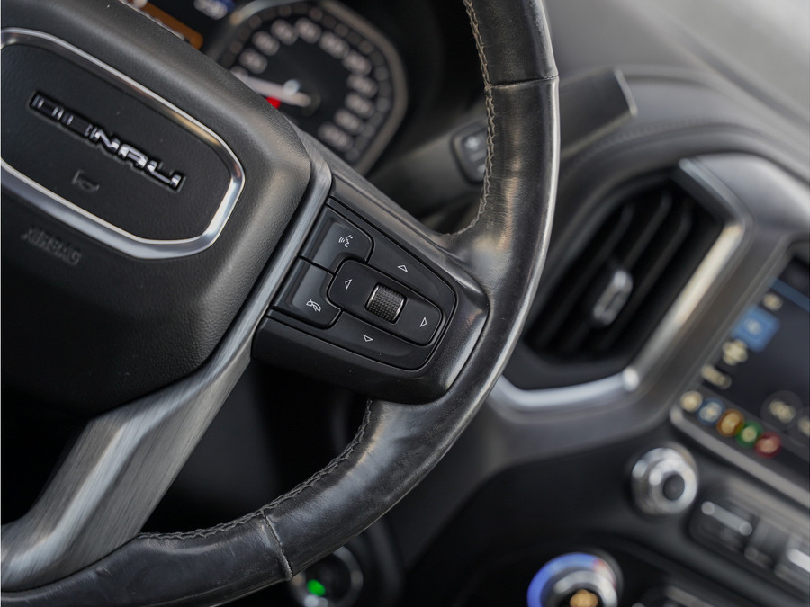 GMC Sierra 1500 Denali 6.2L V8