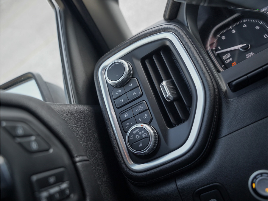 GMC Sierra 1500 Denali 6.2L V8