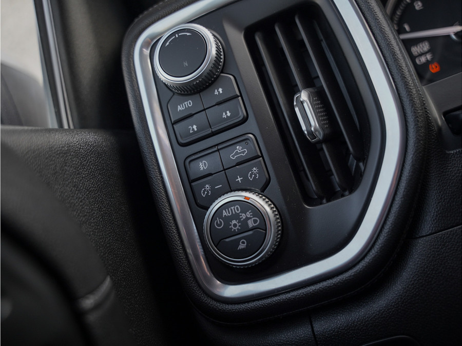 GMC Sierra 1500 Denali 6.2L V8