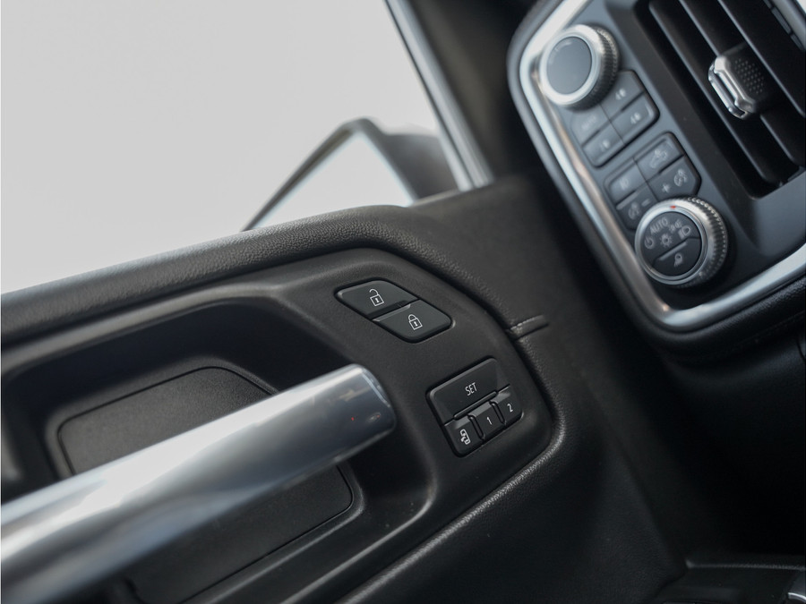 GMC Sierra 1500 Denali 6.2L V8