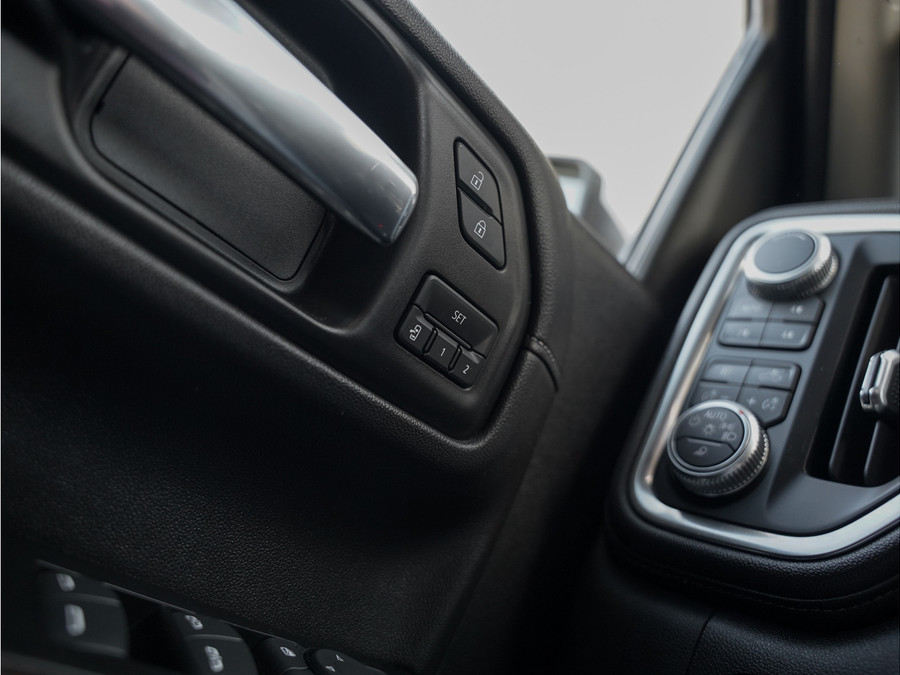 GMC Sierra 1500 Denali 6.2L V8