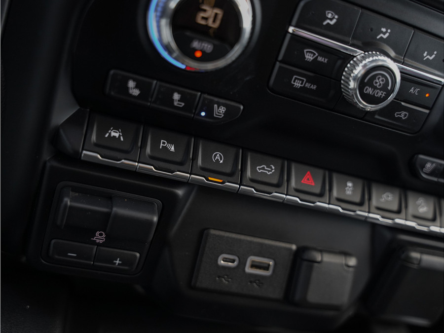 GMC Sierra 1500 Denali 6.2L V8