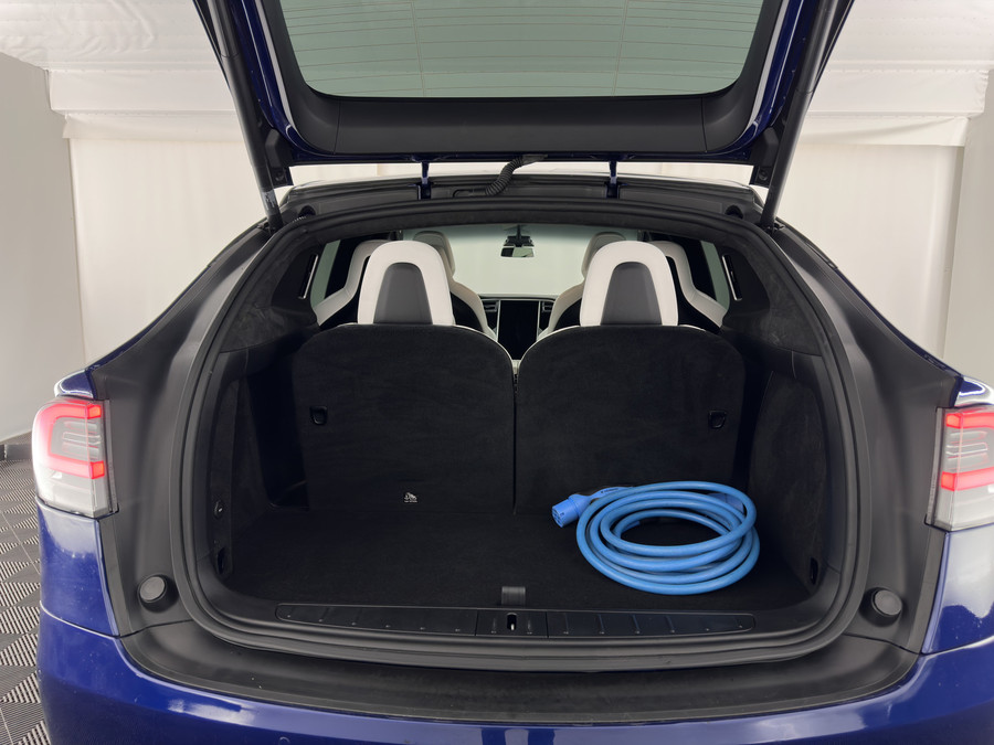 Tesla Model X 90D Base [6-Pers]