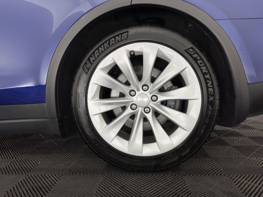 Tesla Model X 90D Base [6-Pers]