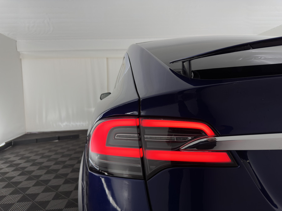 Tesla Model X 90D Base [6-Pers]