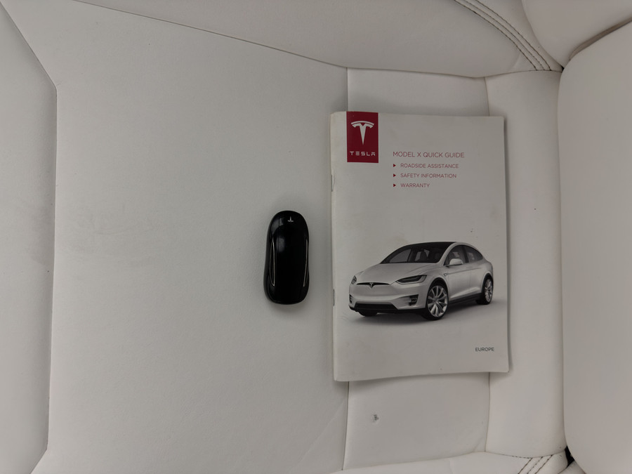Tesla Model X 90D Base [6-Pers]