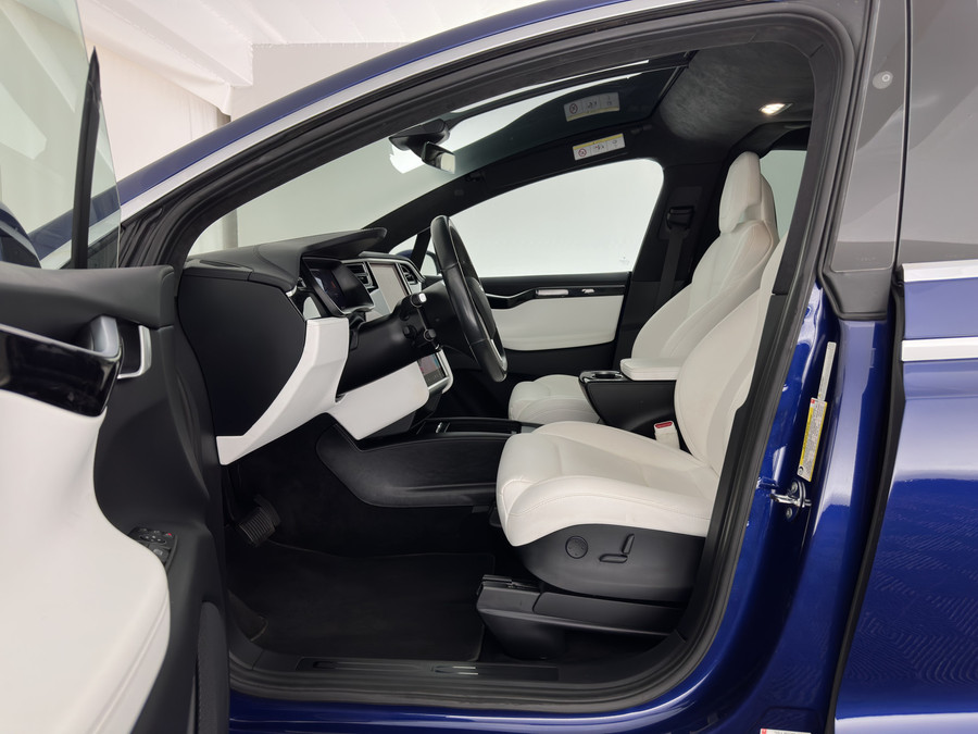 Tesla Model X 90D Base [6-Pers]