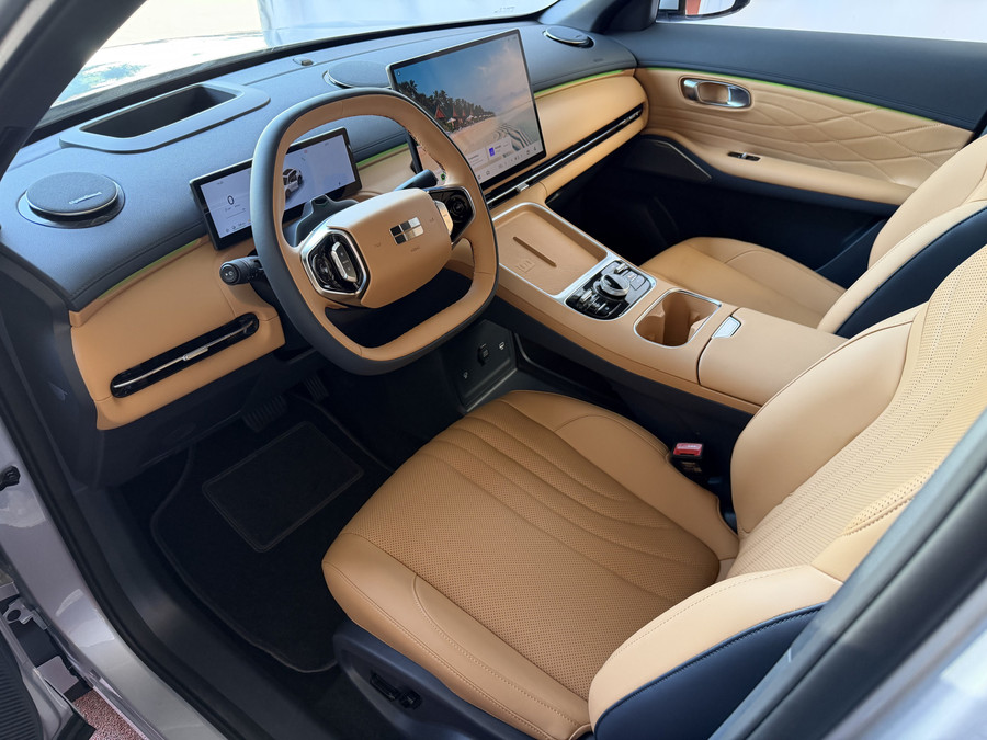 Geely Starray EM-i 1.5 MAX+ PHEV LONG RANGE BRUIN LEER 29,8 KWH | 136km WLTP | PANORAMADAK | MASSAGE /STOEL/VERW/KOELIN