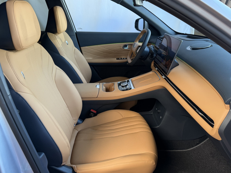Geely Starray EM-i 1.5 MAX+ PHEV LONG RANGE BRUIN LEER 29,8 KWH | 136km WLTP | PANORAMADAK | MASSAGE /STOEL/VERW/KOELIN