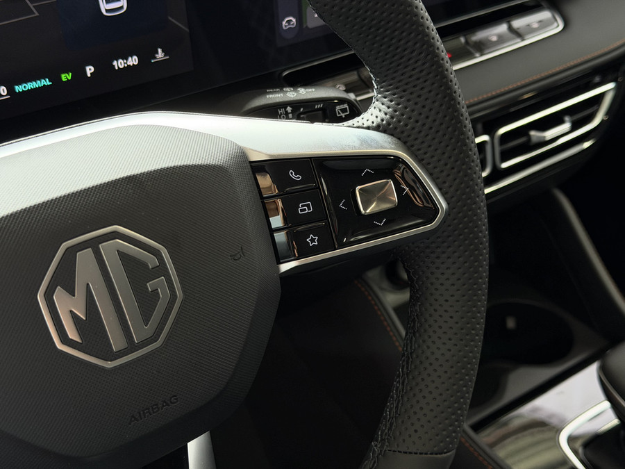 MG MG HS PHEV 1.5 TGDI LUXURY PHEV PLUG-IN HYBRIDE | LEER | 272PK NIEUWE AUTO | >1.000 KM TOTAAL BEREIK | 360° CAM