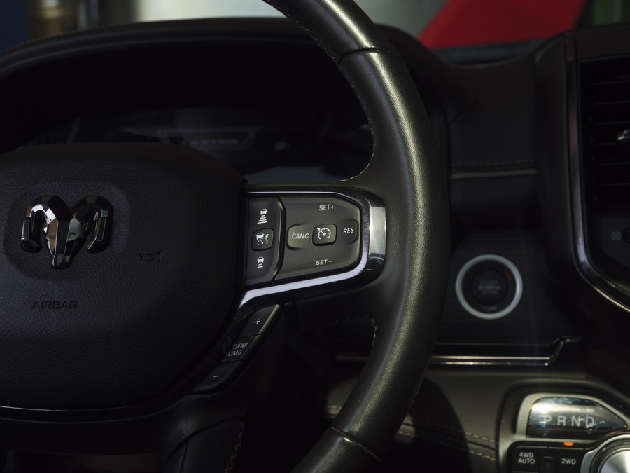 Dodge RAM 1500 | Limited | 5.7 V8 | 4x4 | Crew Cab
