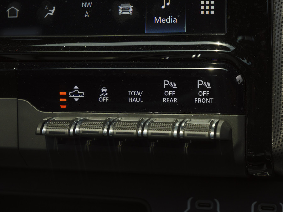 Dodge RAM 1500 | Limited | 5.7 V8 | 4x4 | Crew Cab