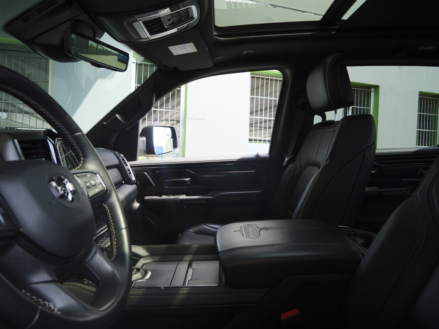 Dodge RAM 1500 | Limited | 5.7 V8 | 4x4 | Crew Cab