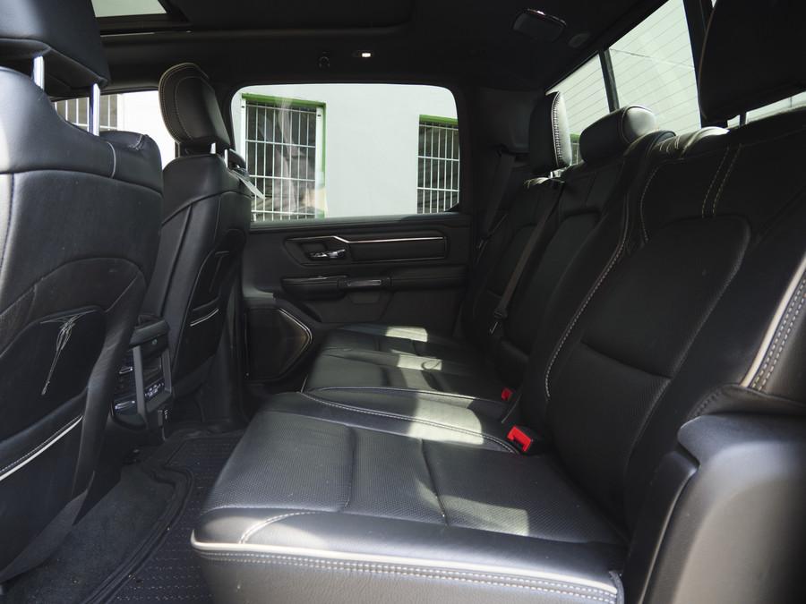 Dodge RAM 1500 | Limited | 5.7 V8 | 4x4 | Crew Cab