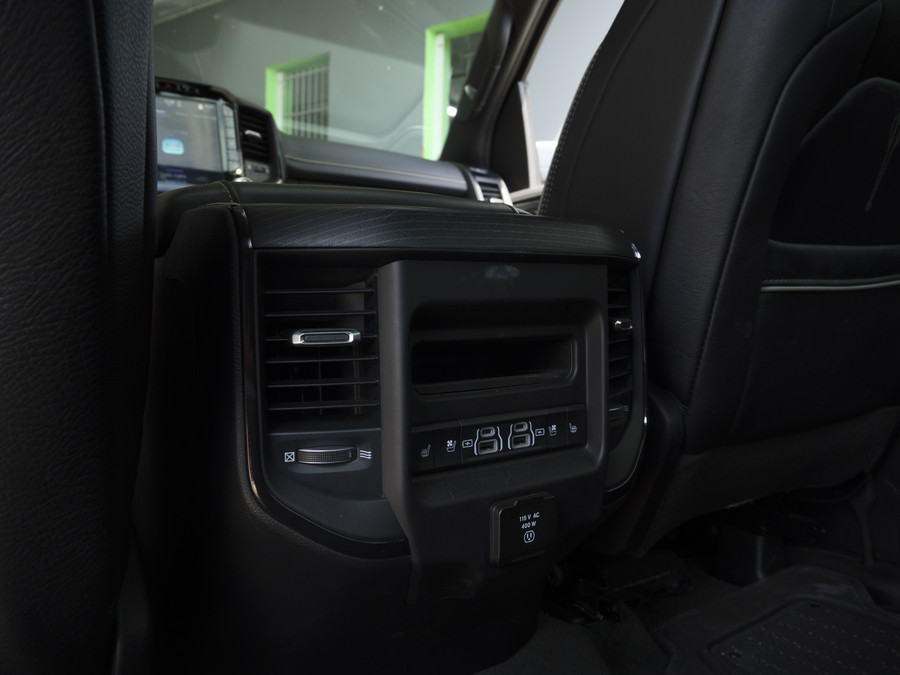 Dodge RAM 1500 | Limited | 5.7 V8 | 4x4 | Crew Cab