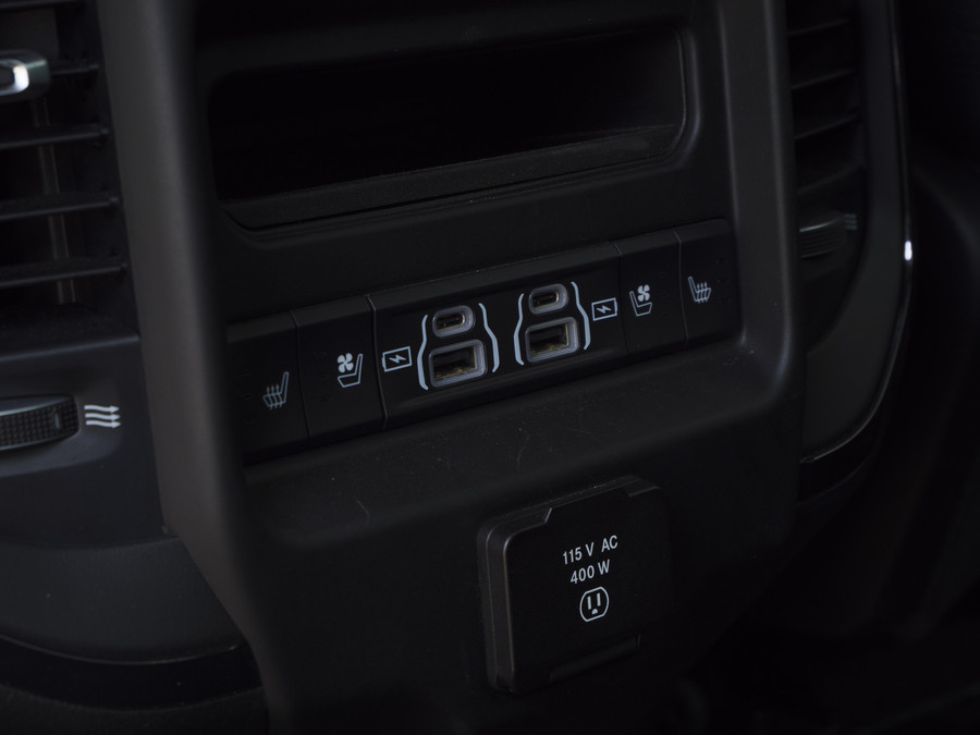 Dodge RAM 1500 | Limited | 5.7 V8 | 4x4 | Crew Cab