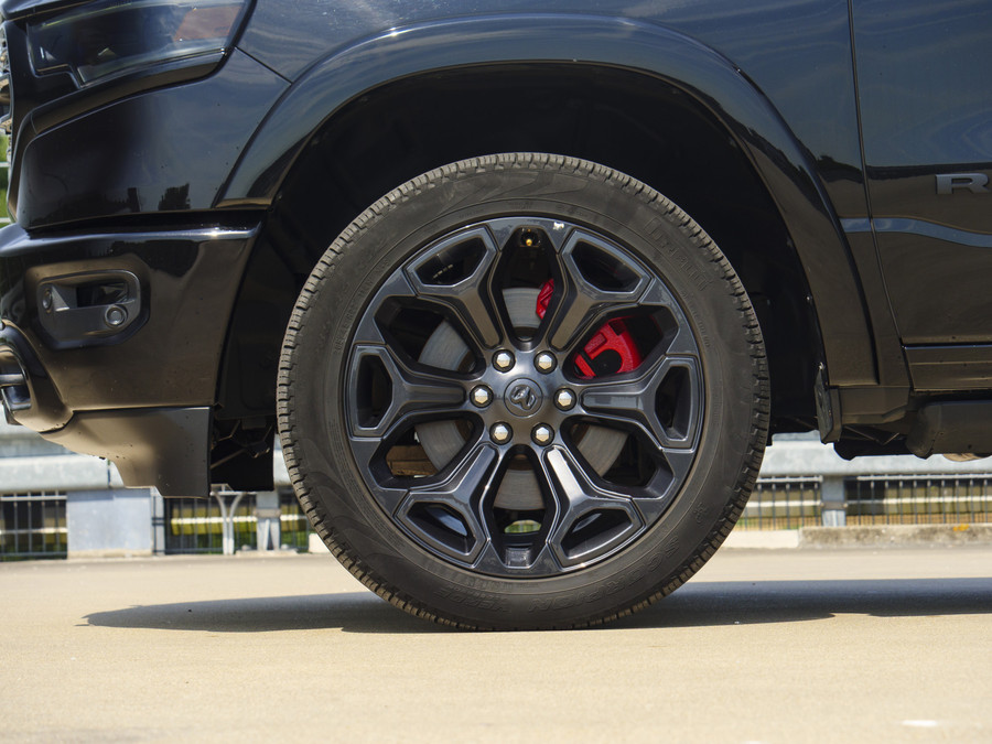 Dodge RAM 1500 | Limited | 5.7 V8 | 4x4 | Crew Cab