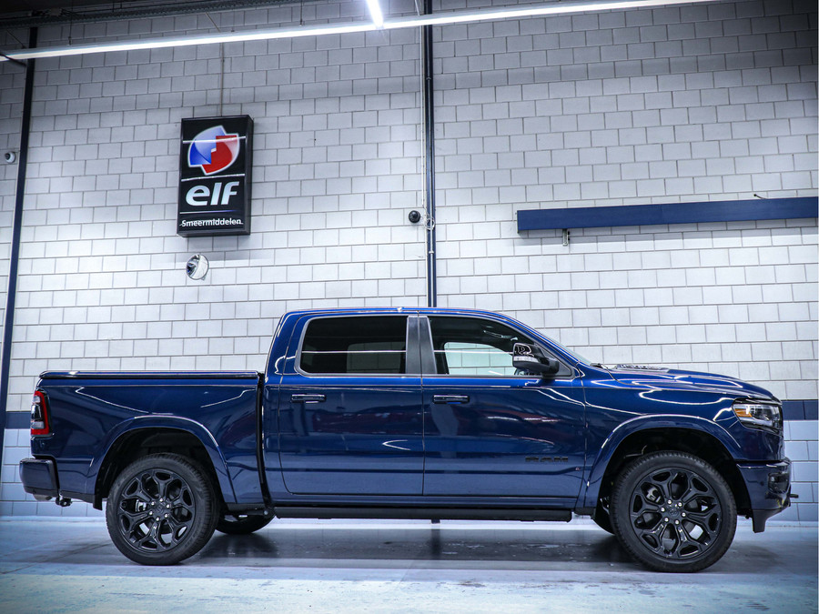 Dodge RAM 1500 Crew Cab Limited Night Edition