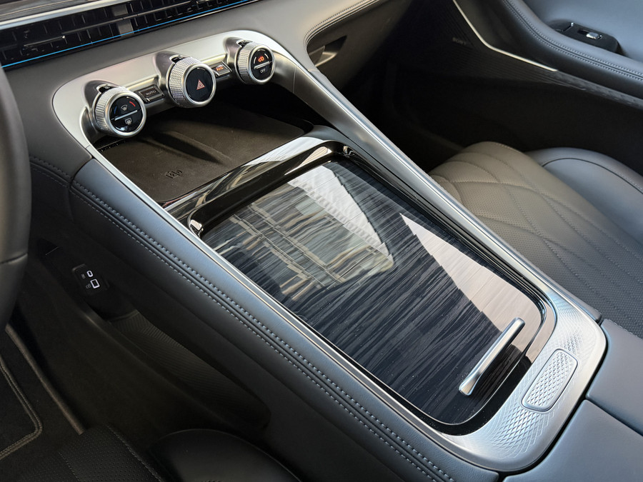 Omoda 9 OMODA 9 PREMIUM AWD 538 PK / PHEV/ TOTAAL MET BENZINE ELEK 1000KM