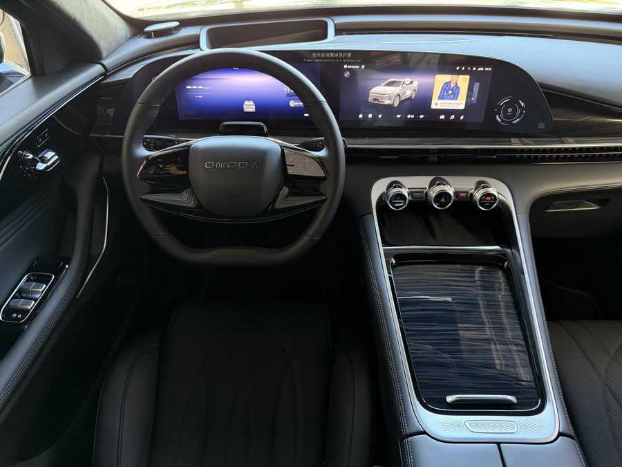 Omoda 9 OMODA 9 PREMIUM AWD 538 PK / PHEV/ TOTAAL MET BENZINE ELEK 1000KM