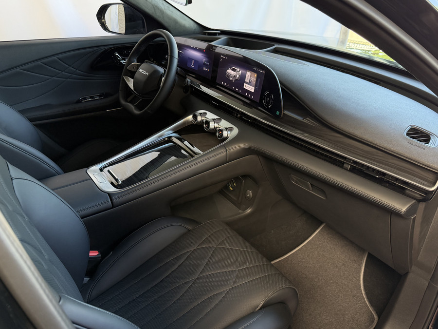 Omoda 9 OMODA 9 PREMIUM AWD 538 PK / PHEV/ TOTAAL MET BENZINE ELEK 1000KM