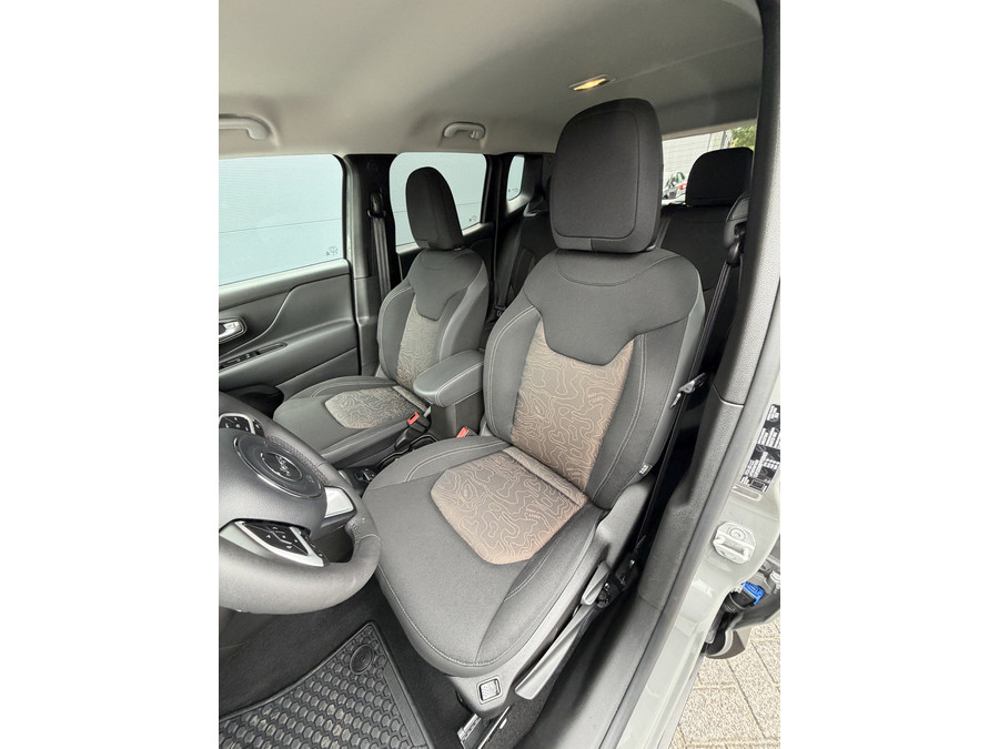 Jeep Renegade 4xe 240 Plug-in Hybrid Electric Trailhawk (Navigatie - LED - Keyless Entry - Parkeersensoren V+A - A