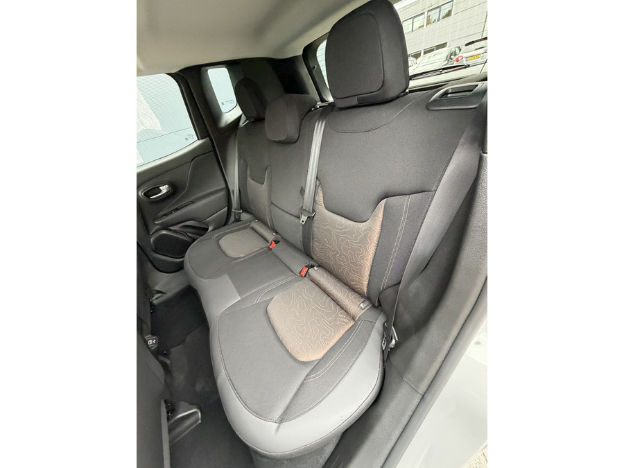Jeep Renegade 4xe 240 Plug-in Hybrid Electric Trailhawk (Navigatie - LED - Keyless Entry - Parkeersensoren V+A - A