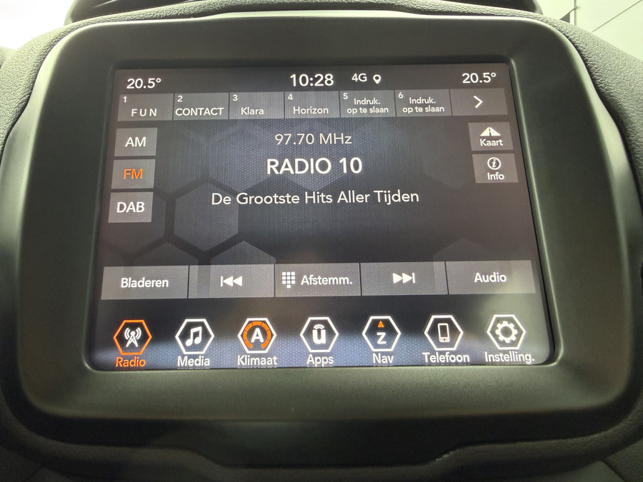 Jeep Renegade 4xe 240 Plug-in Hybrid Electric Trailhawk (Navigatie - LED - Keyless Entry - Parkeersensoren V+A - A