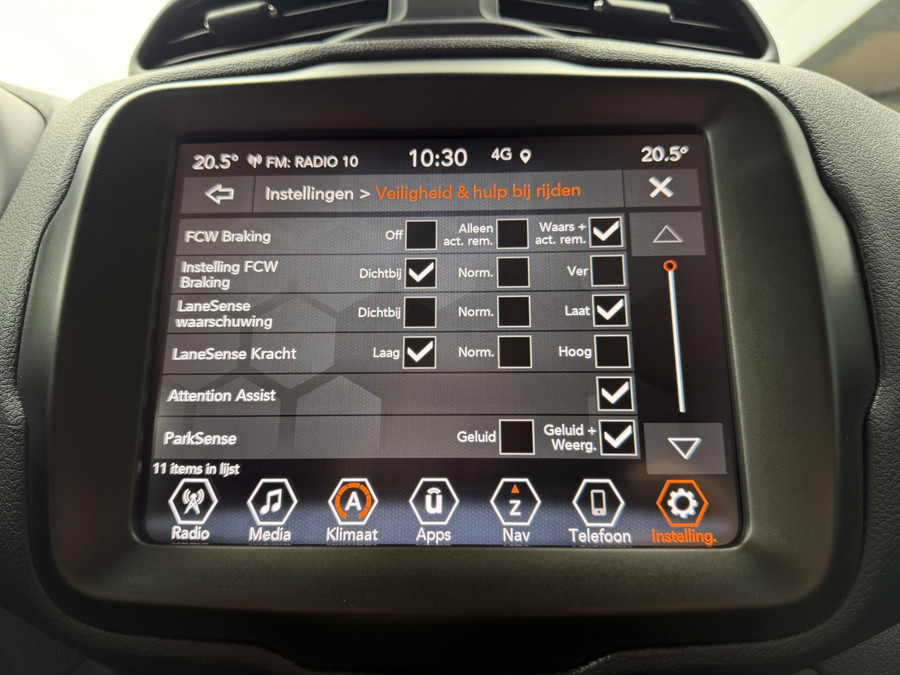 Jeep Renegade 4xe 240 Plug-in Hybrid Electric Trailhawk (Navigatie - LED - Keyless Entry - Parkeersensoren V+A - A