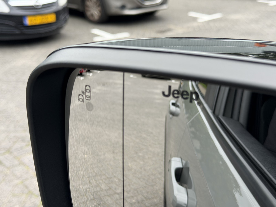 Jeep Renegade 4xe 240 Plug-in Hybrid Electric Trailhawk (Navigatie - LED - Keyless Entry - Parkeersensoren V+A - A