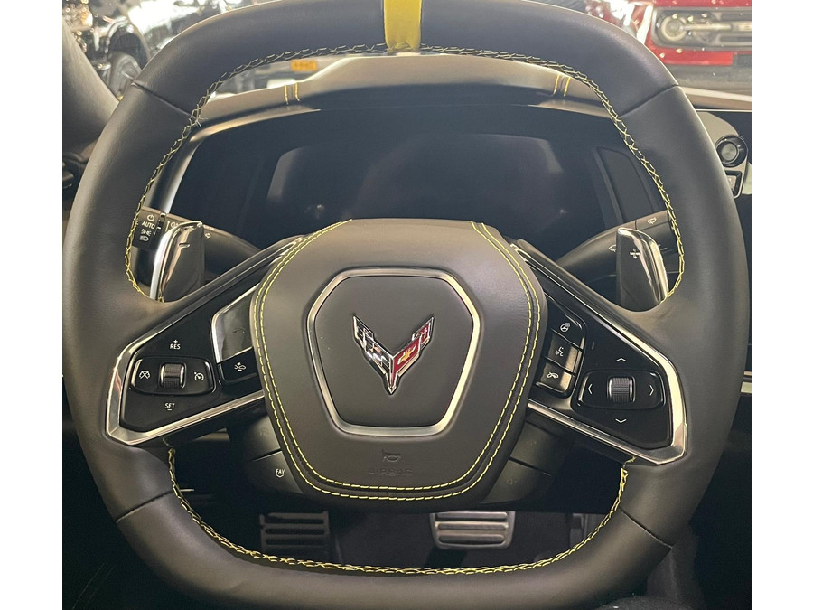 Corvette C8 3LT Stingray Convertible R-Pack