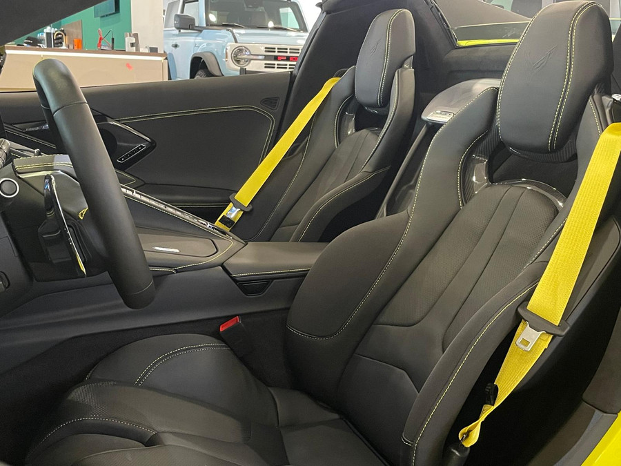 Corvette C8 3LT Stingray Convertible R-Pack
