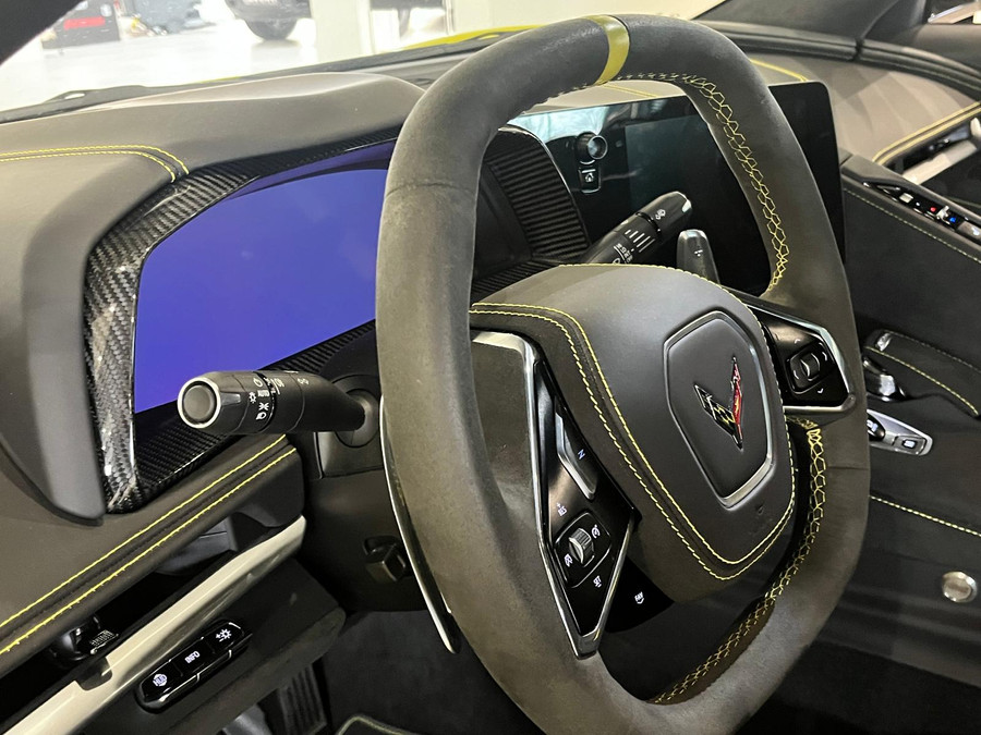 Corvette C8 3LT Stingray Convertible R-Pack