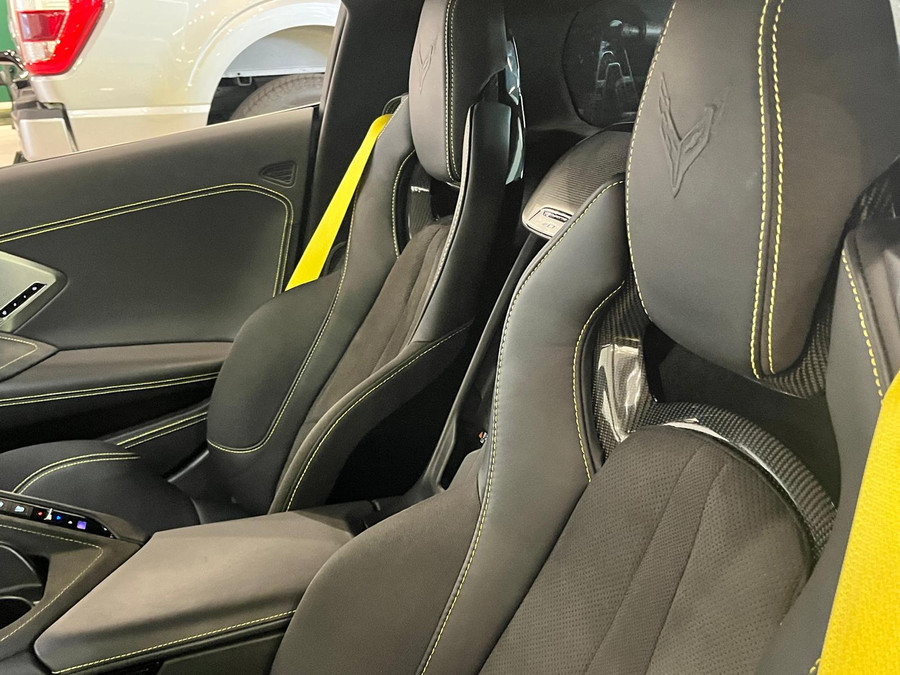 Corvette C8 3LT Stingray Convertible R-Pack