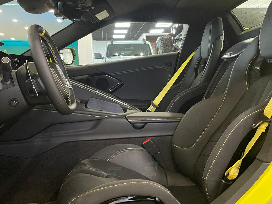 Corvette C8 3LT Stingray Convertible R-Pack
