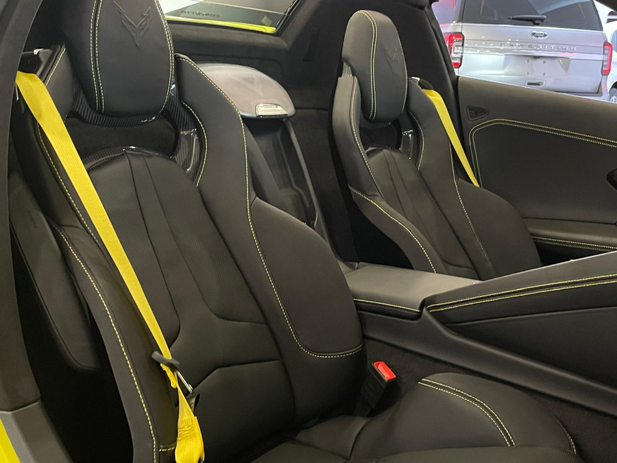 Corvette C8 3LT Stingray Convertible R-Pack