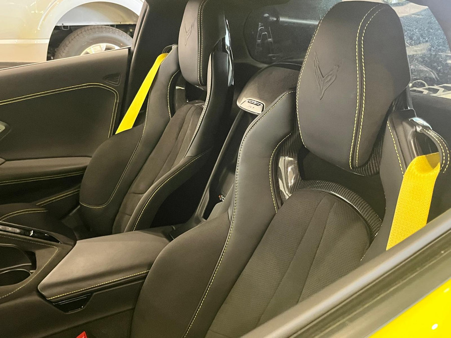 Corvette C8 3LT Stingray Convertible R-Pack