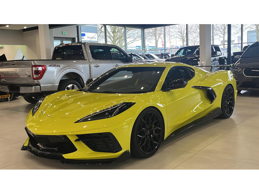 Corvette C8 3LT Stingray Convertible R-Pack