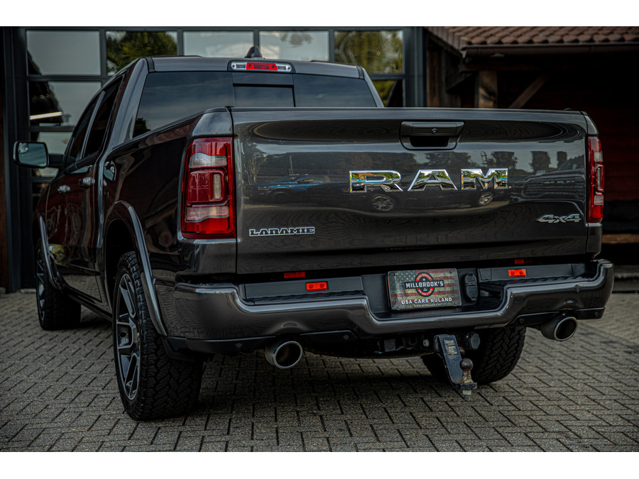 Dodge RAM 1500 5.7 V8 4x4 Crew Cab Laramie