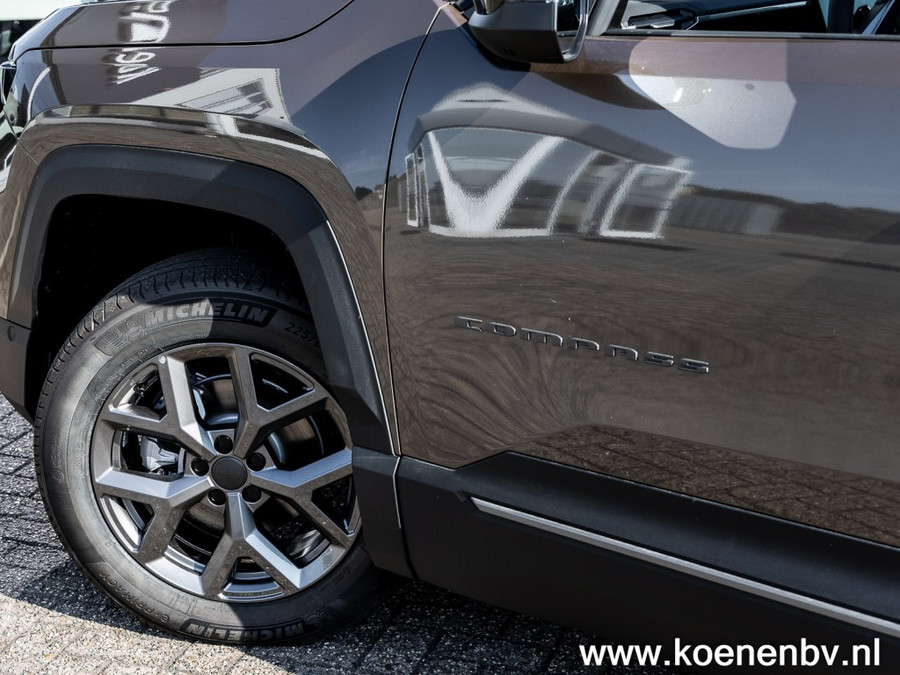 Jeep Compass 1.2 E-HYBRID First Edition PANO / CONVENIENCE PACK / TWO TONE