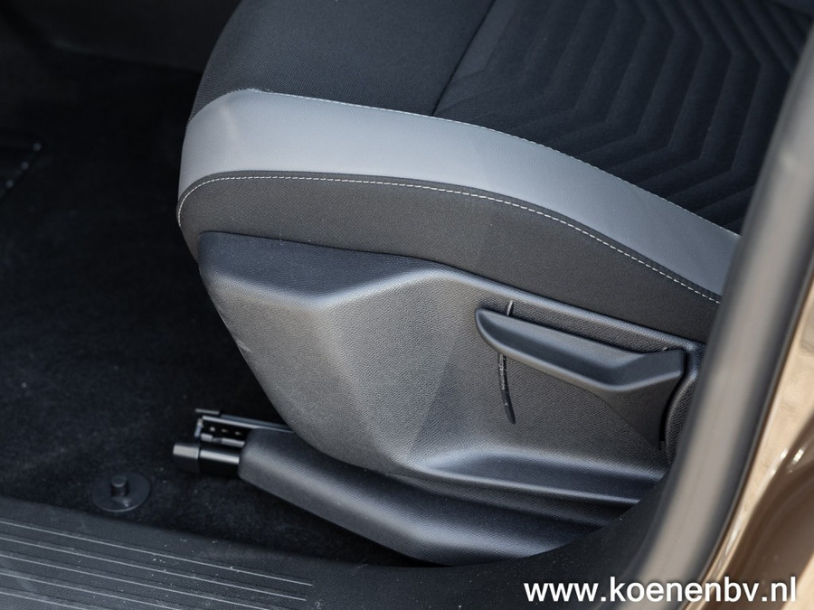 Jeep Compass 1.2 E-HYBRID First Edition PANO / CONVENIENCE PACK / TWO TONE